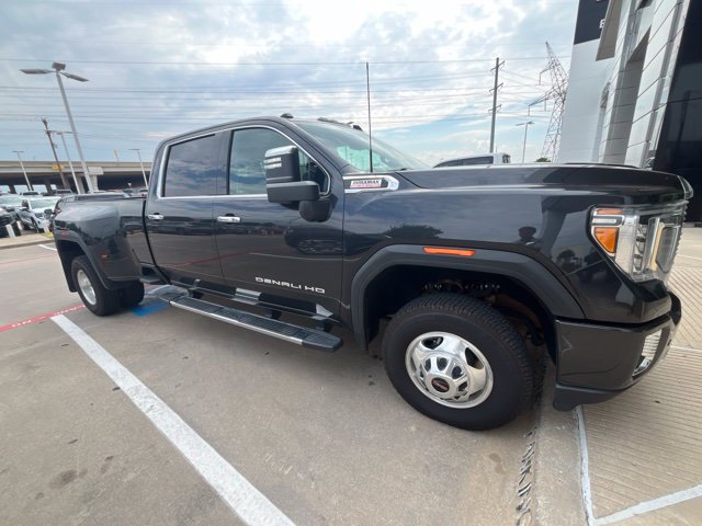 Used 2020 GMC Sierra 3500 Denali w/ Denali Ultimate Package AWD/4WD image 2