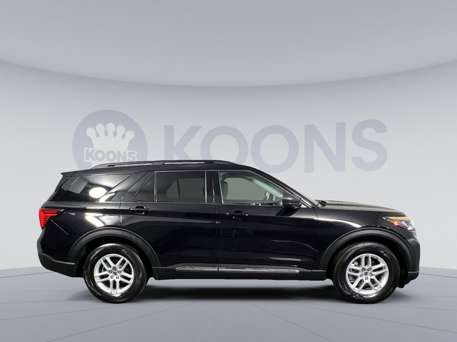 Used 2025 Ford Explorer Active RWD image 12