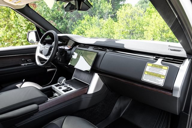 New 2027 Land Rover Range Rover Long Wheelbase SE AWD/4WD image 19