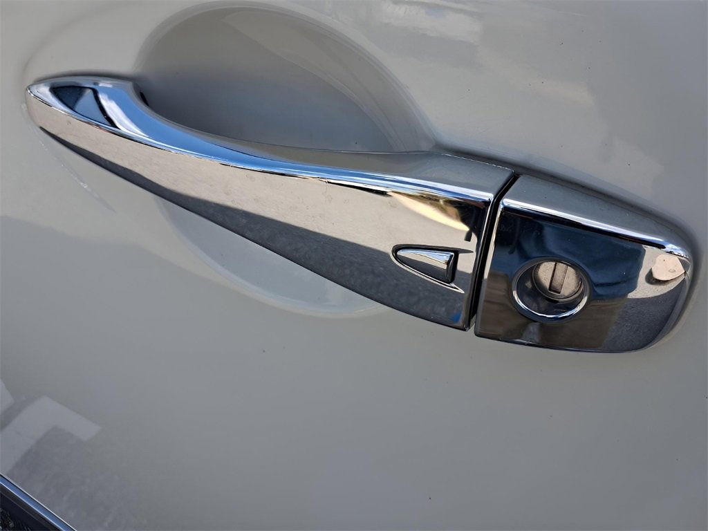 Used 2013 Nissan Pathfinder SL w/ Cargo Pkg image 15