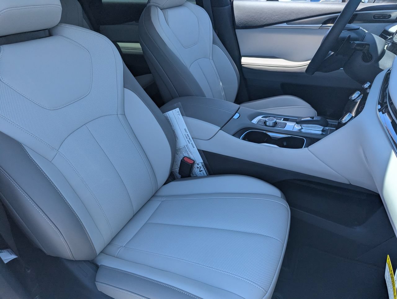New 2027 INFINITI QX60 Luxe w/ Family Package AWD/4WD image 37
