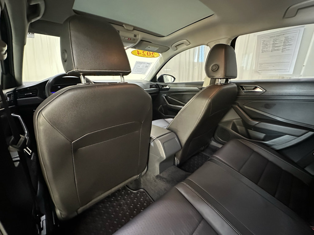 Used 2024 Volkswagen Jetta SE FWD image 20