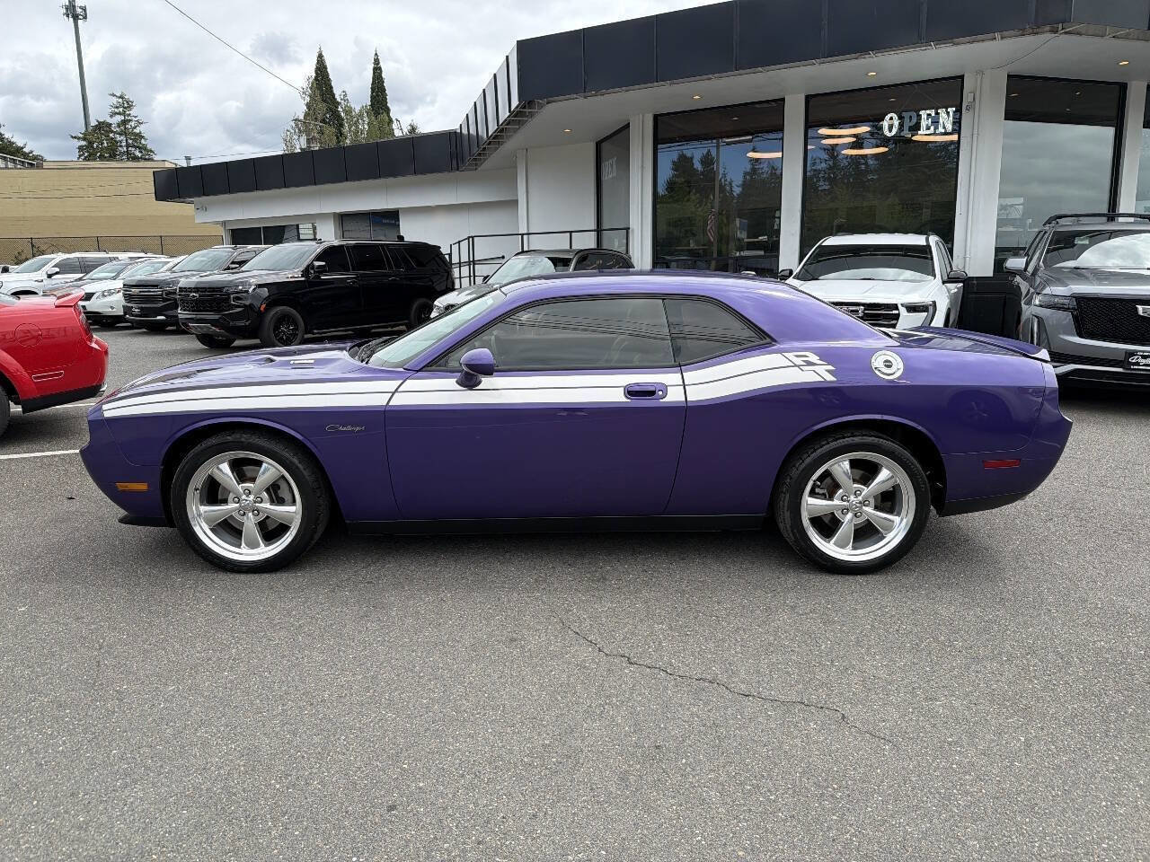 Used 2010 Dodge Challenger R/T RWD image 3