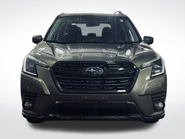 Used 2023 Subaru Forester Premium image 3