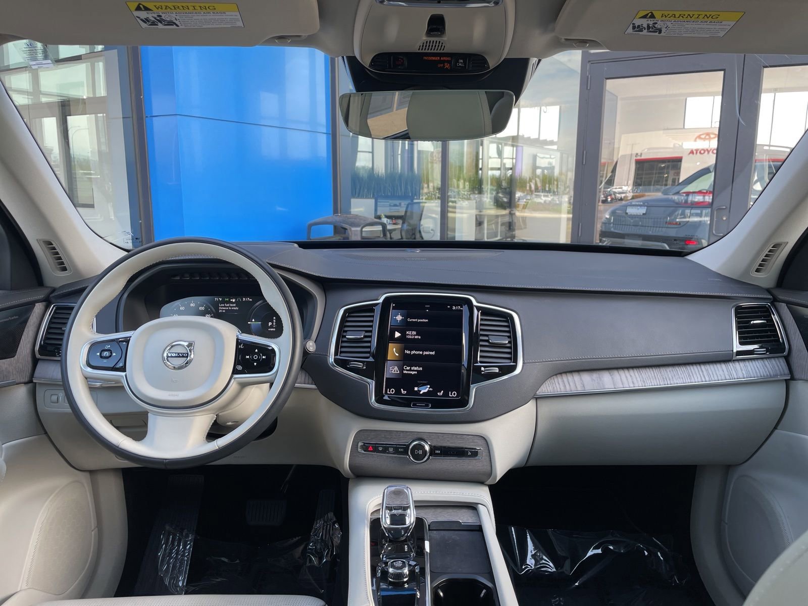 Used 2022 Volvo XC90 T8 Inscription image 18