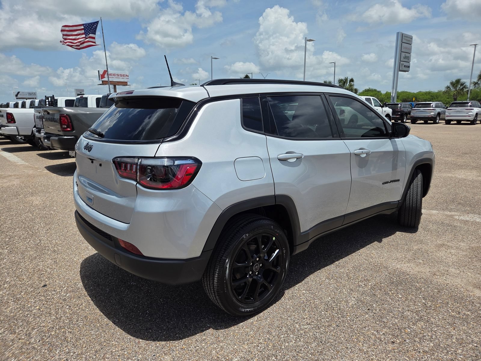 New 2026 Jeep Compass Latitude AWD/4WD image 7
