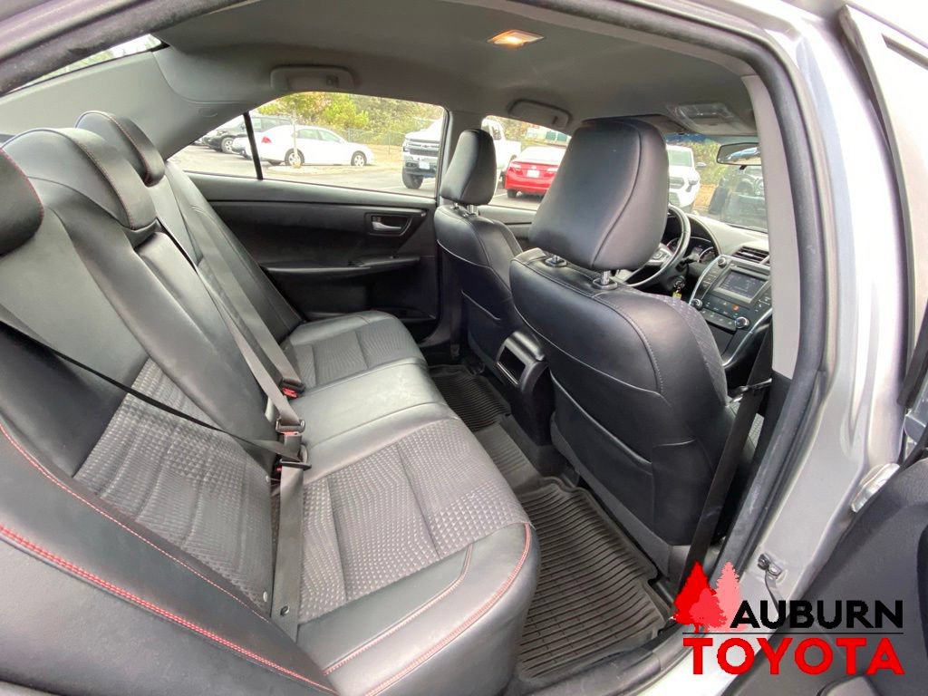 Used 2015 Toyota Camry SE FWD image 15