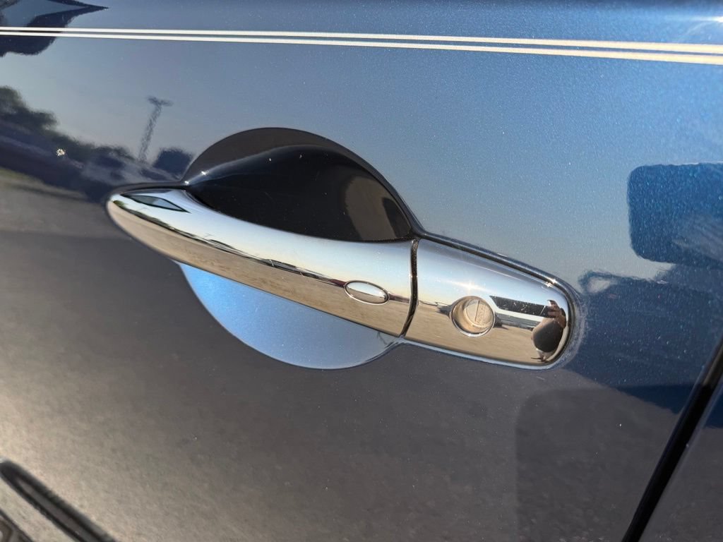 Used 2020 Nissan Armada Platinum RWD image 5