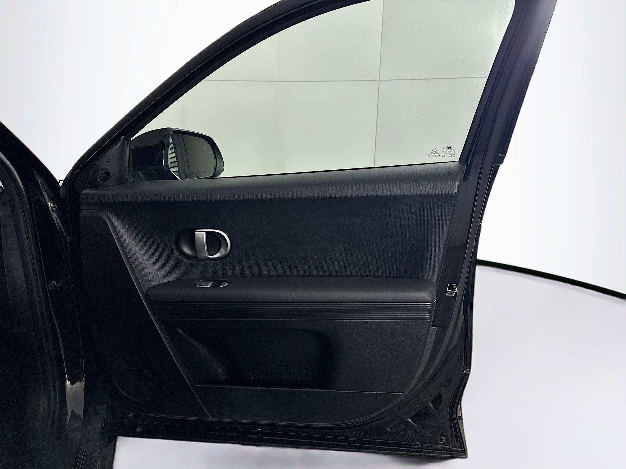 Used 2024 Hyundai Ioniq 5 SEL image 32