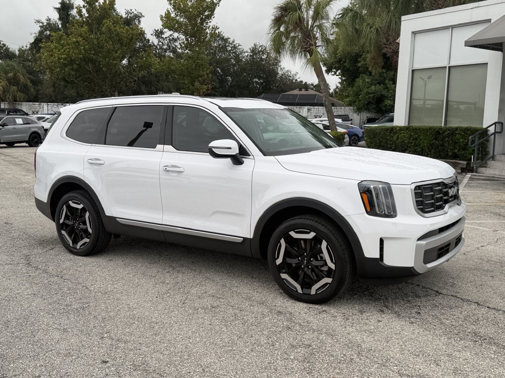 Certified 2025 Kia Telluride S