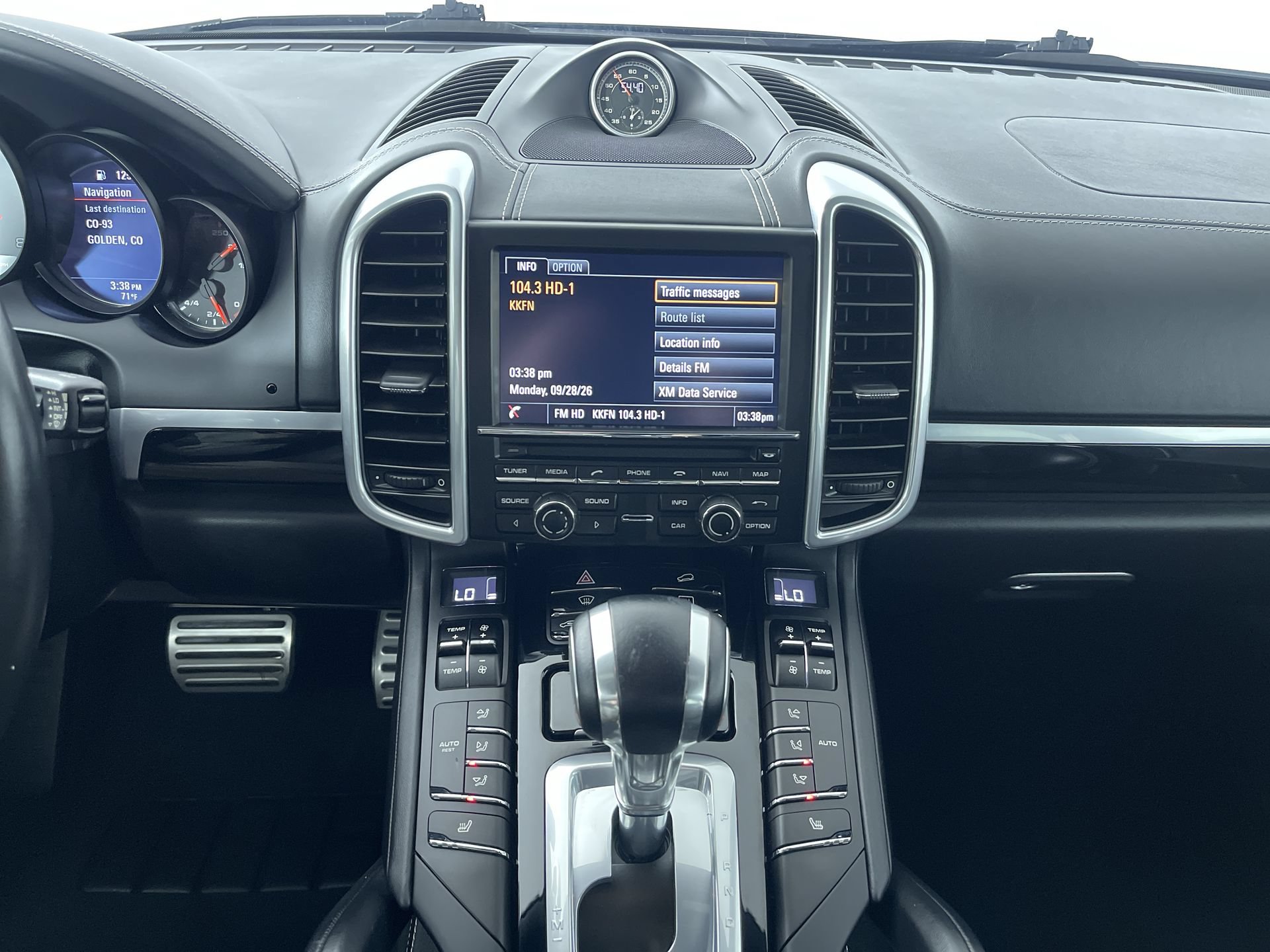 Used 2016 Porsche Cayenne GTS AWD/4WD image 17