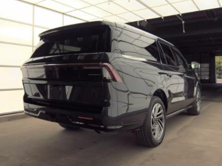 Used 2025 Lincoln Navigator L Reserve AWD/4WD image 2