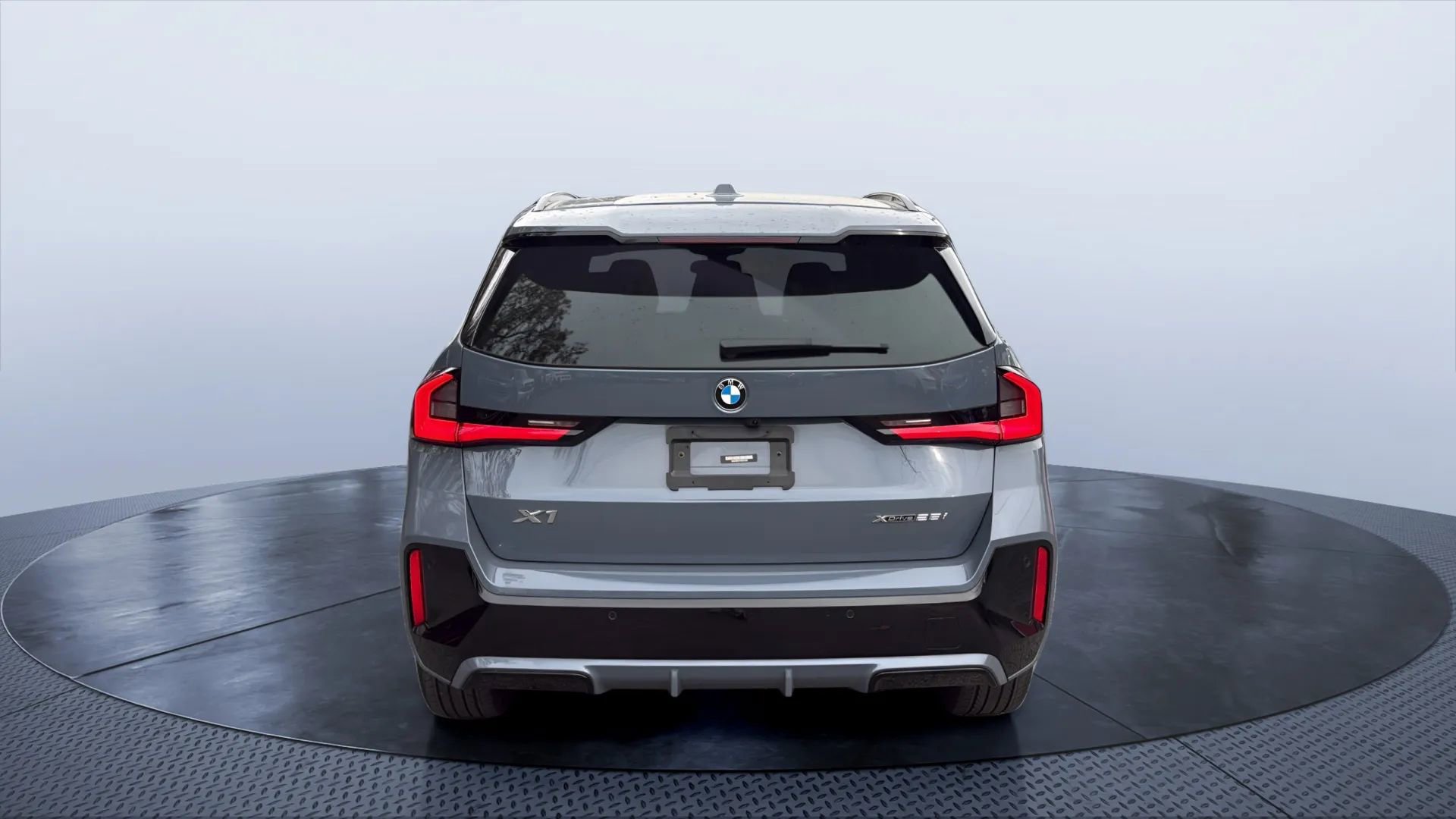 Used 2023 BMW X1 xDrive28i w/ Premium Package image 4