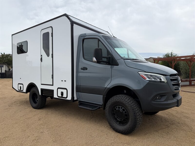Used 2024 Mercedes-Benz Sprinter 3500 image 28