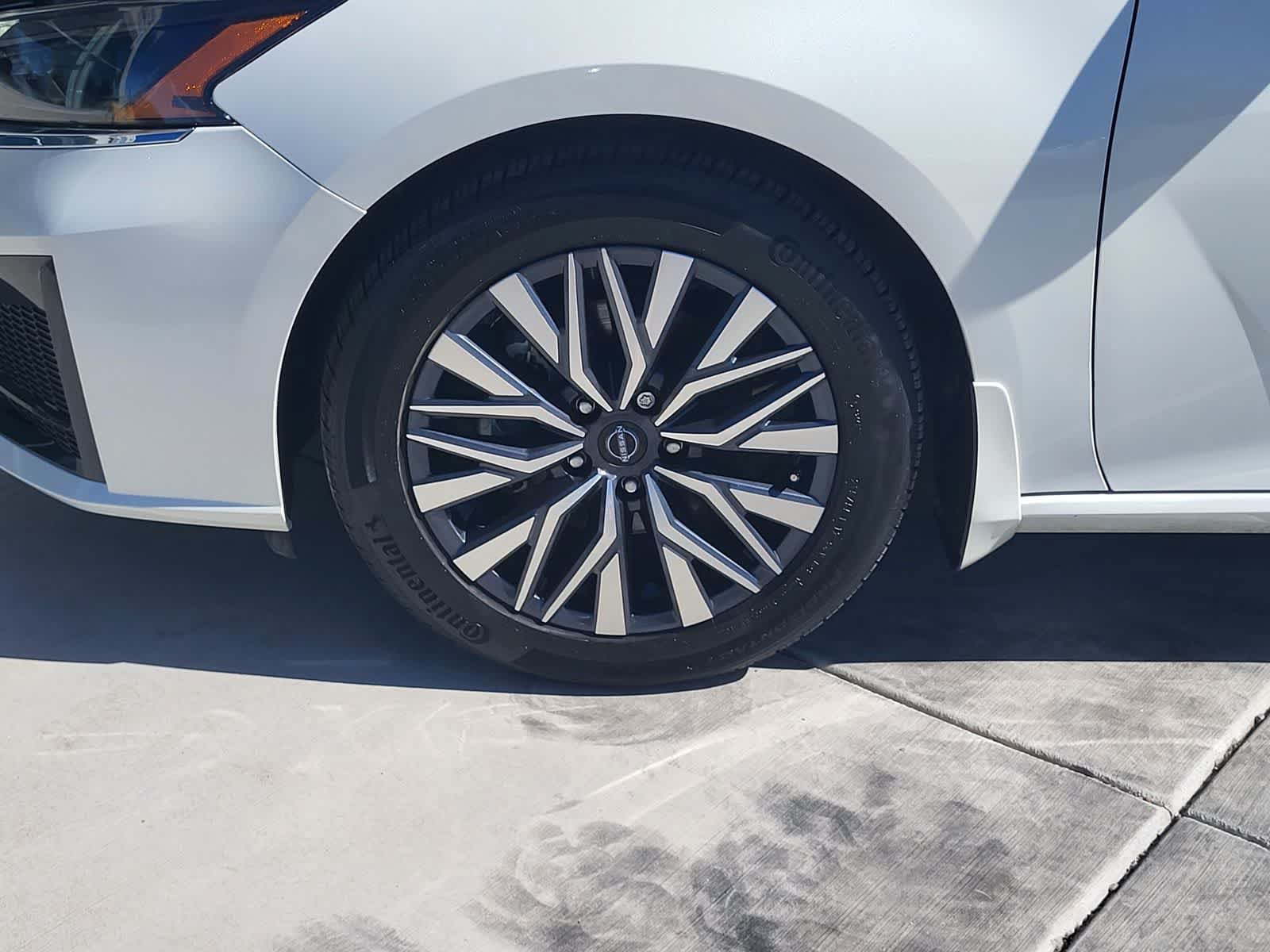 Used 2023 Nissan Altima 2.5 SV FWD image 8