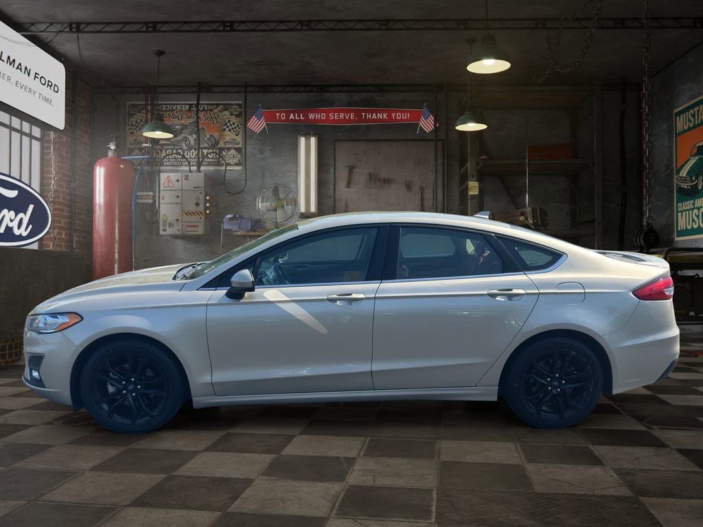Used 2019 Ford Fusion SE w/ Equipment Group 151A image 3