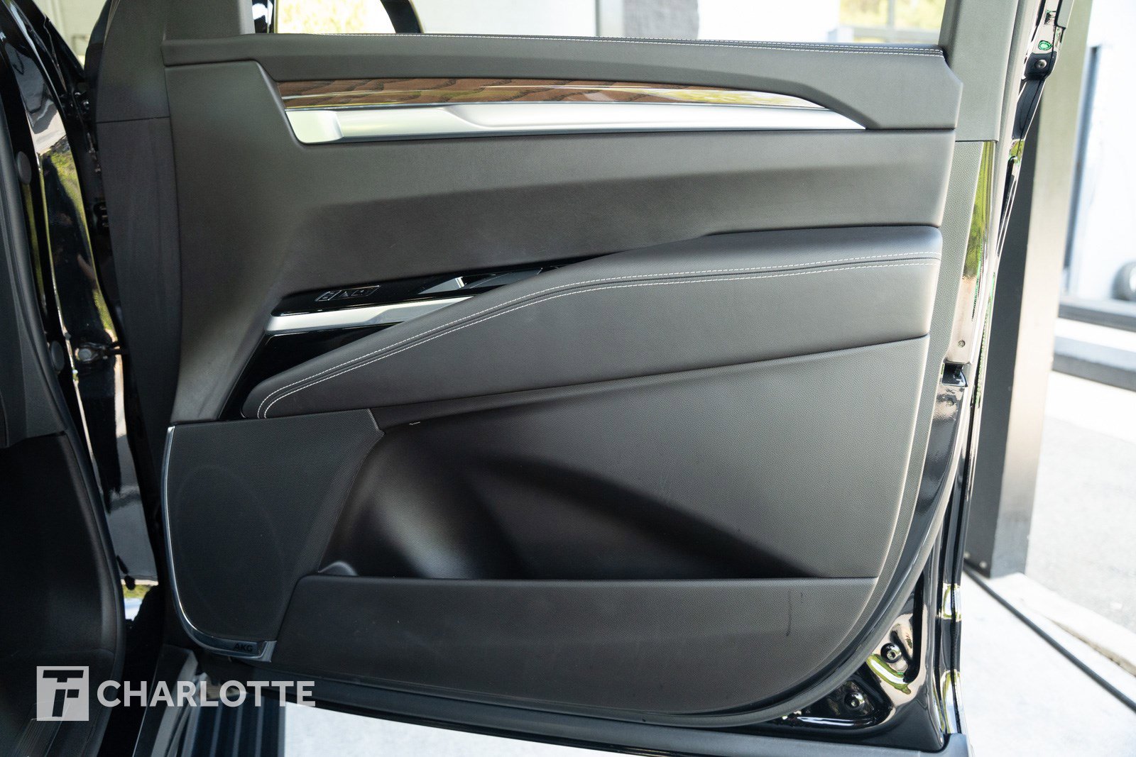 Used 2025 Cadillac Escalade Sport Platinum w/ LPO, Floor Liner Package AWD/4WD image 26