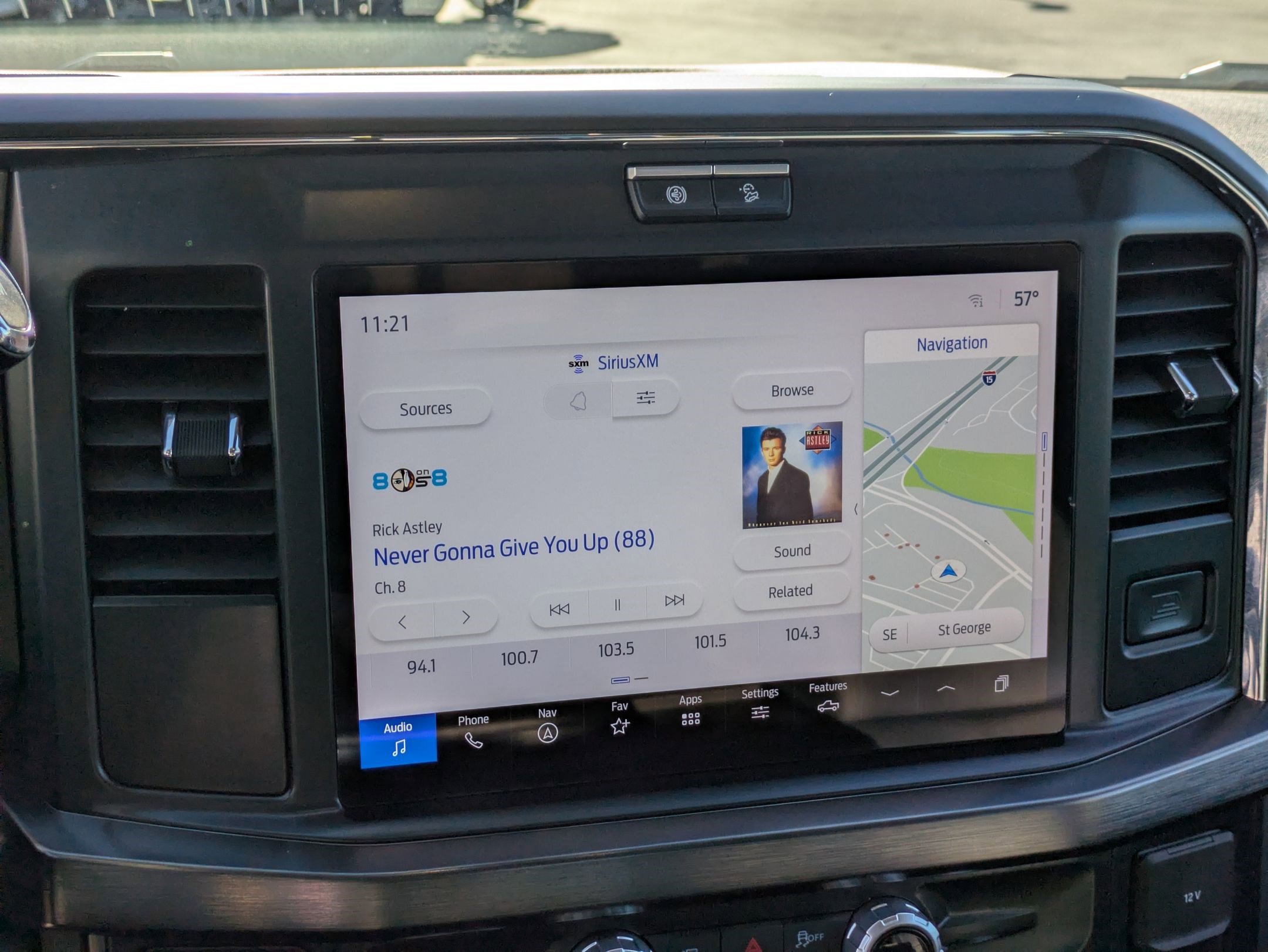 Used 2025 Ford F350 Lariat image 25