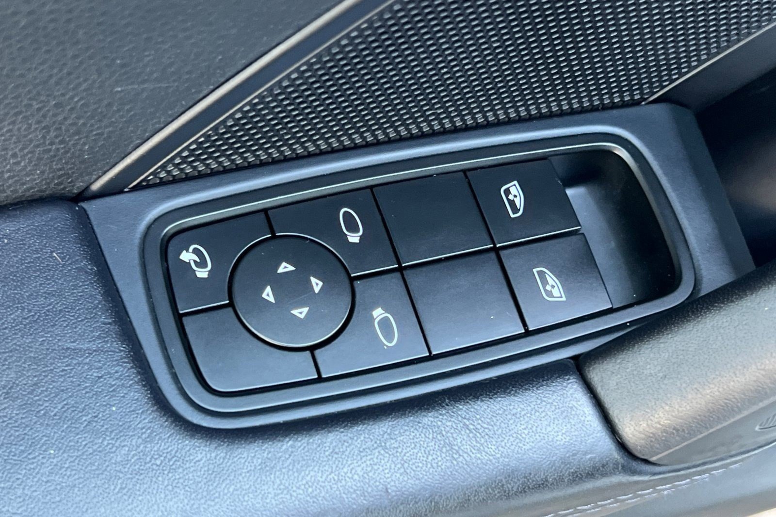 Used 2023 Porsche 911 Carrera image 12