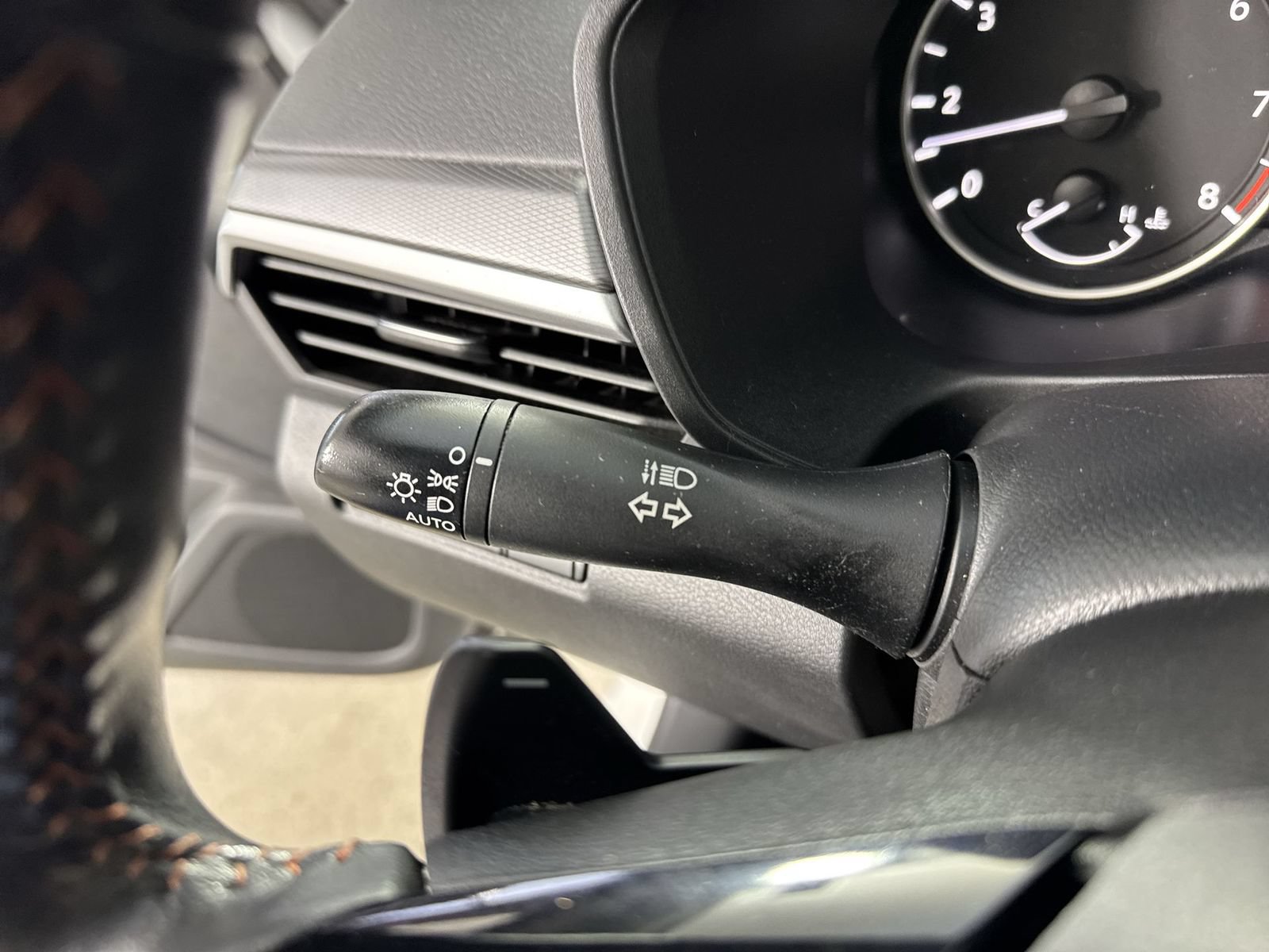 Used 2024 Nissan Altima 2.5 SR FWD image 15