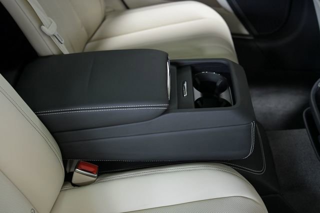 Used 2024 Bentley Flying Spur V8 image 41
