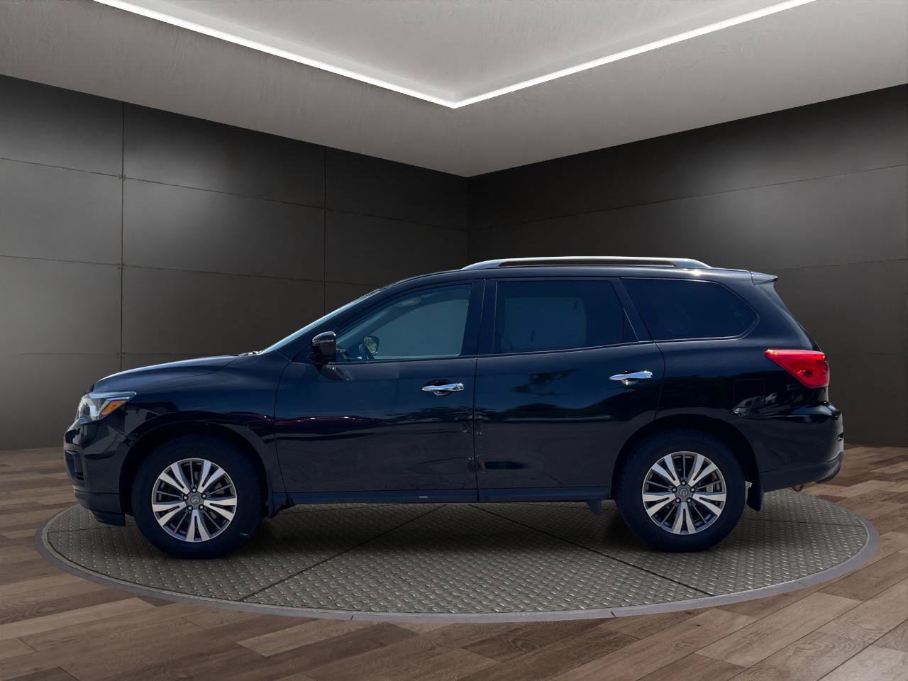 Used 2020 Nissan Pathfinder S AWD/4WD image 5