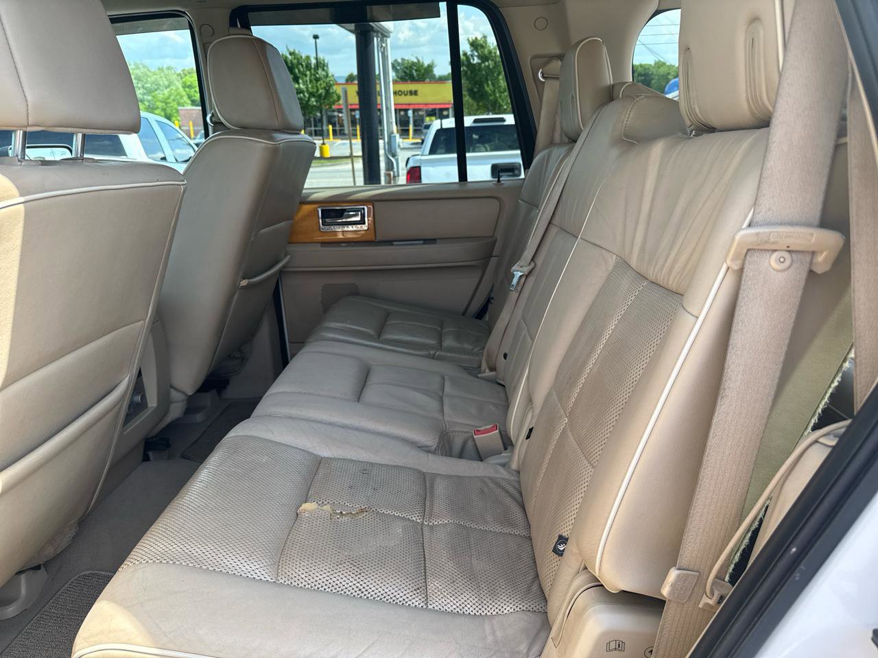 Used 2007 Lincoln Navigator 4WD image 6