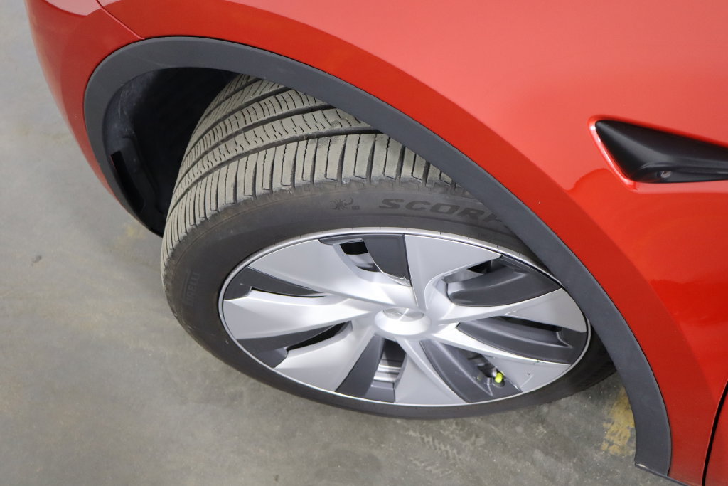 Used 2023 Tesla Model Y Long Range AWD/4WD image 44