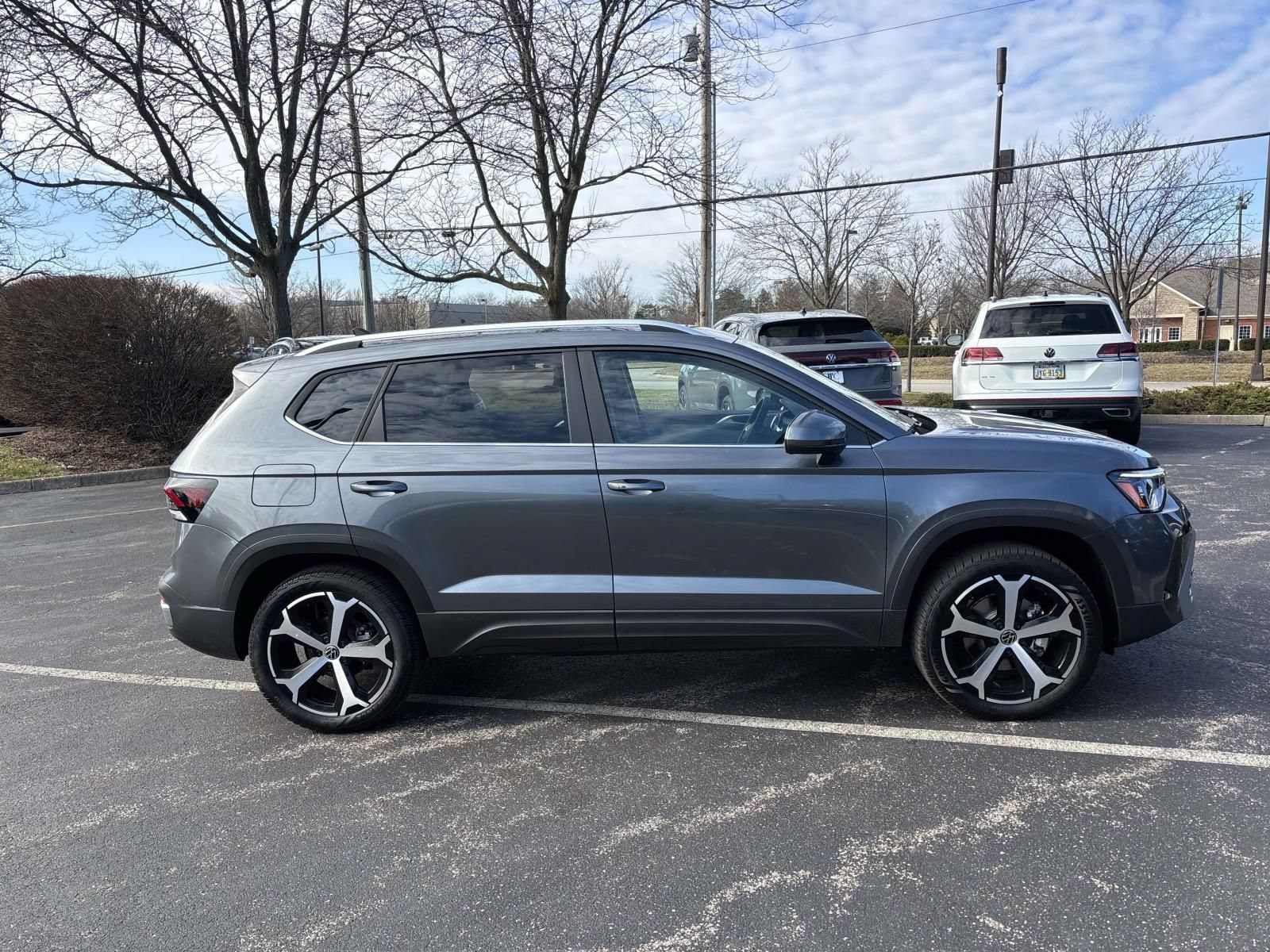New 2026 Volkswagen Taos SEL AWD/4WD image 8