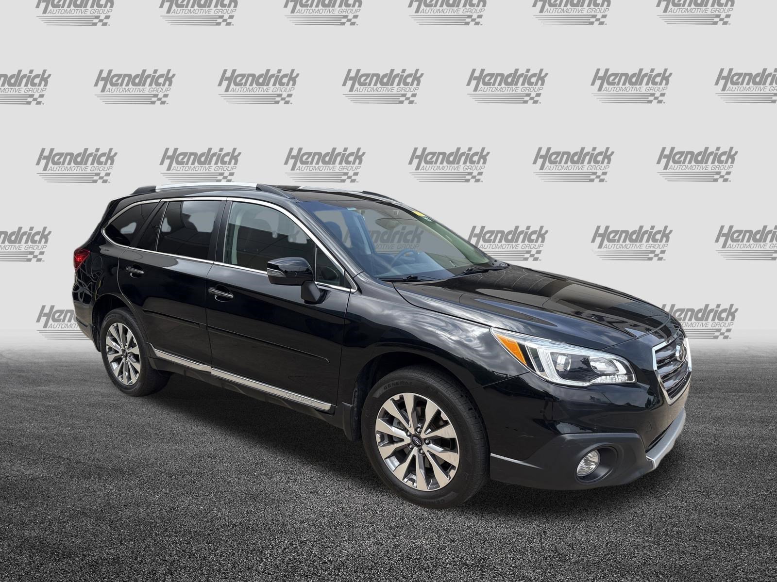 Used 2017 Subaru Outback 2.5i Touring AWD/4WD image 2