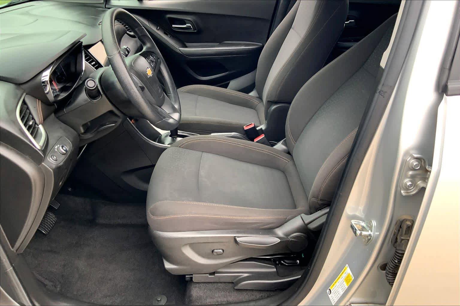 Used 2018 Chevrolet Trax LS FWD image 8