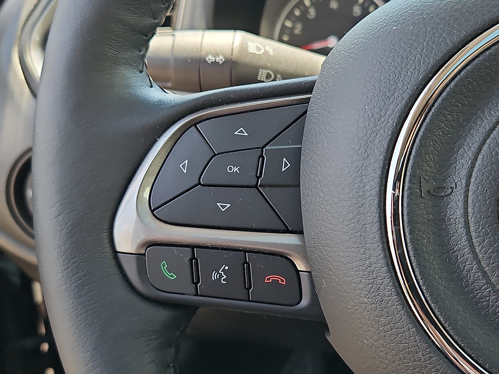 Used 2022 Jeep Renegade Limited w/ Sun, Sound & Wheels Group AWD/4WD image 23