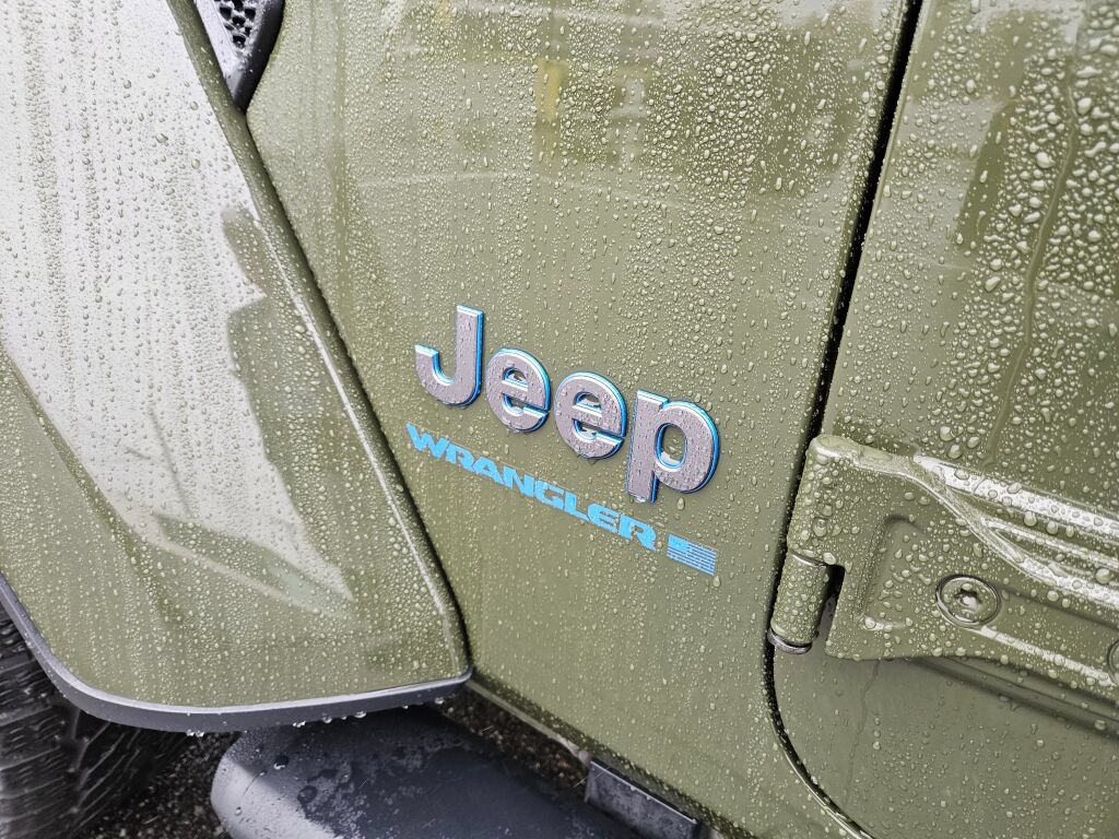 Used 2024 Jeep Wrangler High Altitude AWD/4WD image 11