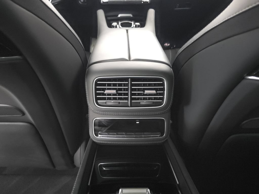 Used 2024 Mercedes-Benz Maybach GLS 600 4MATIC image 28