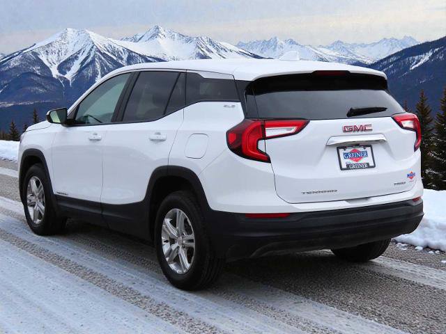 Used 2024 GMC Terrain SLE image 4