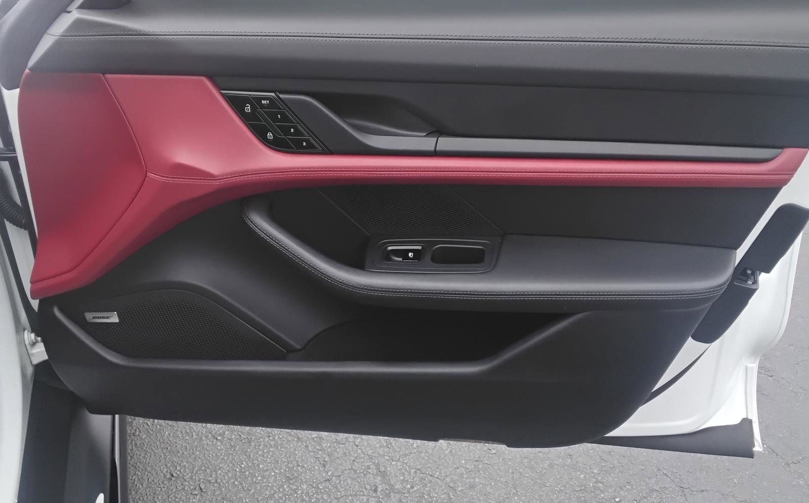 Used 2020 Porsche Taycan 4S image 26