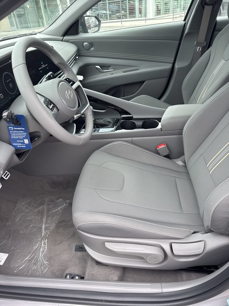 New 2026 Hyundai Elantra SEL FWD image 9