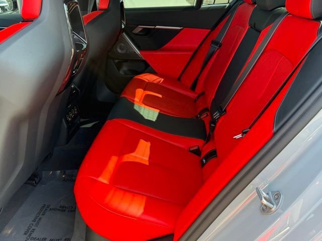 Used 2025 BMW M5 w/ Executive Package image 30