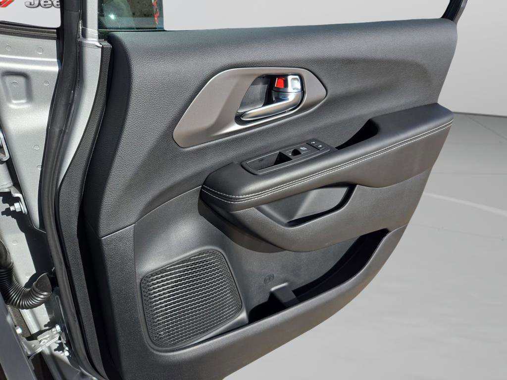 New 2026 Chrysler Pacifica Select w/ S Appearance Package FWD image 31