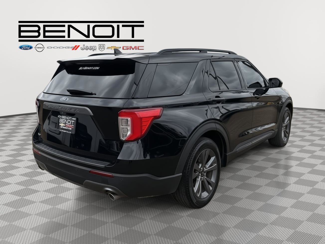 Used 2023 Ford Explorer XLT w/ Equipment Group 202A image 5