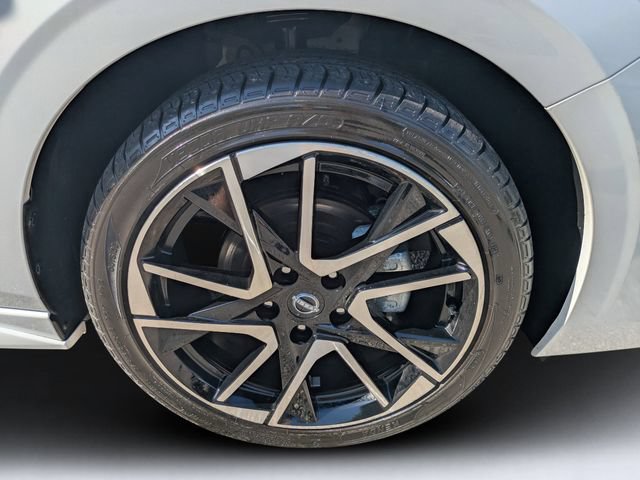 Used 2025 Nissan Sentra SR FWD image 11
