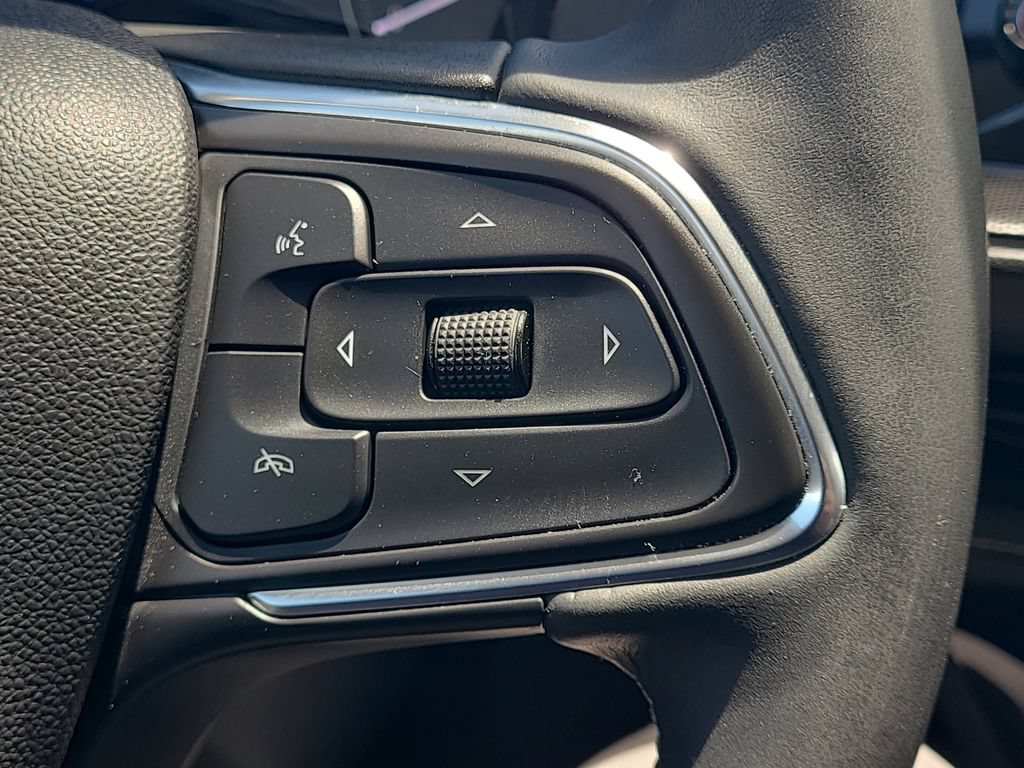 Used 2023 Buick Envision Essence FWD image 21