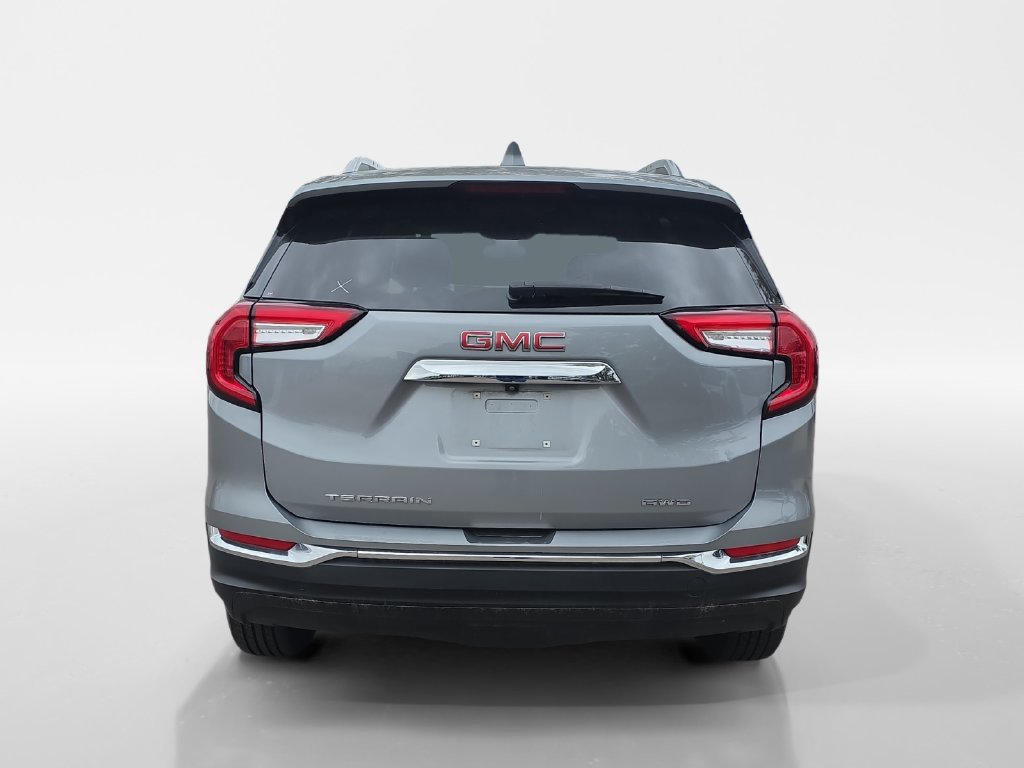Used 2024 GMC Terrain SLT AWD/4WD image 4