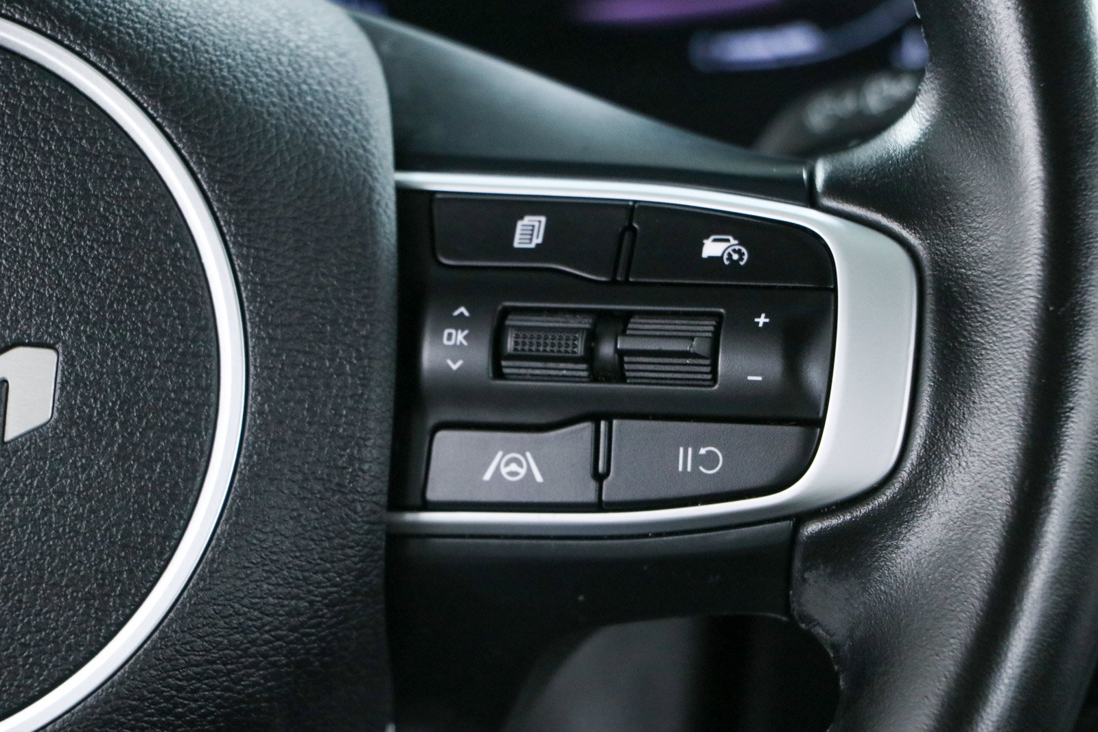 Used 2023 Kia Sportage EX FWD image 14