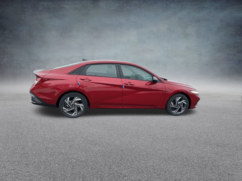 Used 2025 Hyundai Elantra Sport image 25