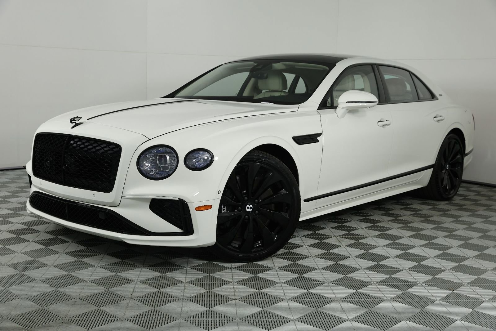 New 2025 Bentley Flying Spur Plug-In Hybrid image 39