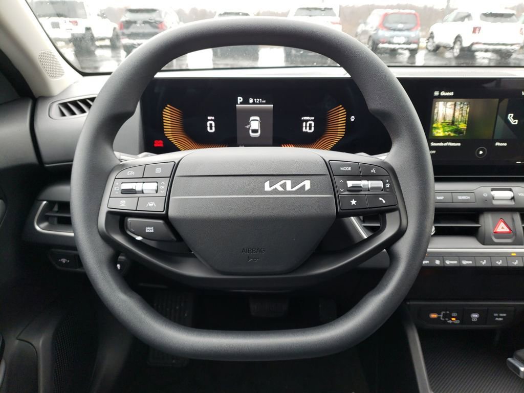 New 2025 Kia K4 LXS image 11