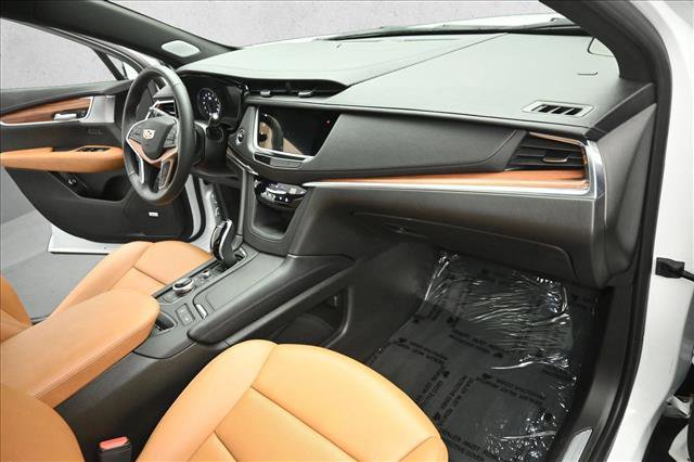 Used 2024 Cadillac XT5 Premium Luxury w/ Technology Package AWD/4WD image 29