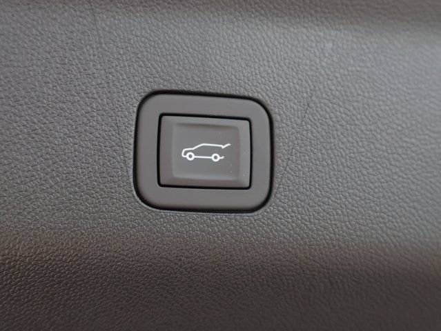 New 2026 GMC Yukon Elevation w/ Elevation Premium Package AWD/4WD image 18