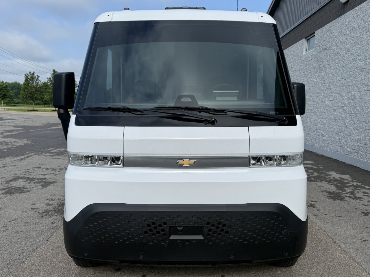 Used 2025 Chevrolet Brightdrop 600 FWD image 2